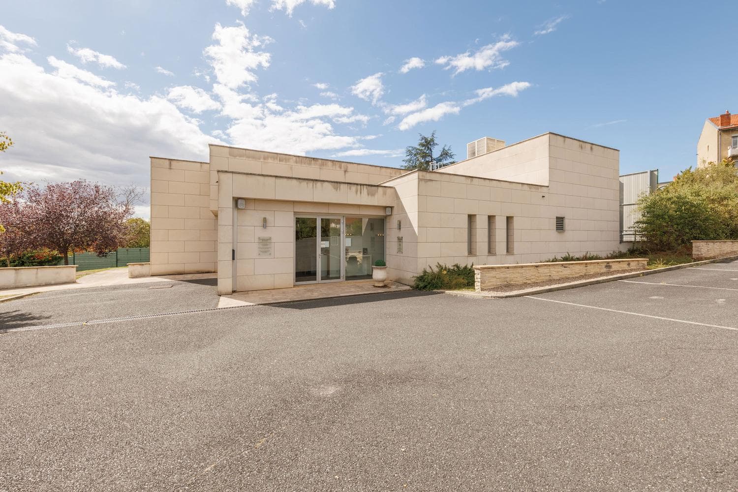 Façade du crématorium de Vichy